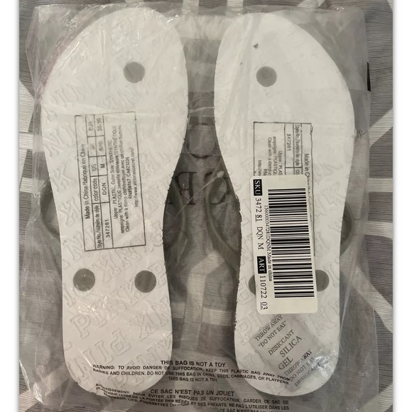Victorias Secret PINK FLIP FLOPS M CAMO Camouflage NWT. - Picture 3 of 4